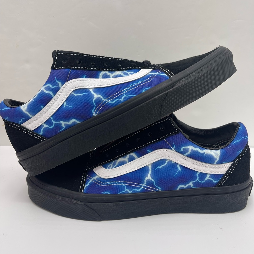 Vans WMNS Vans Old Skool
(Lightning) Black/Blue
VN0A3WKT9FT Sneakers